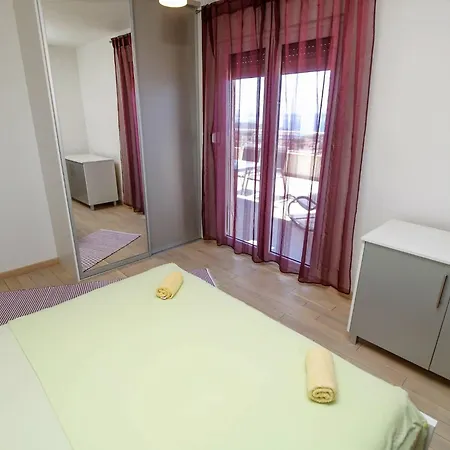 Adria View アパート