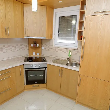 Adria View アパート マカルスカ