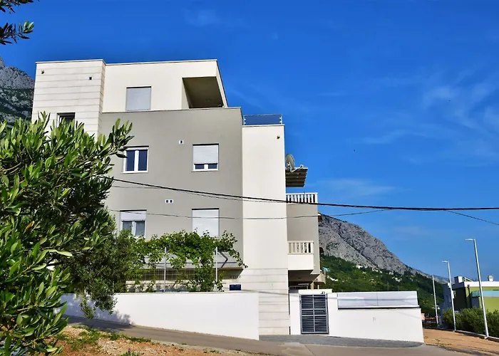 Adria View * Makarska